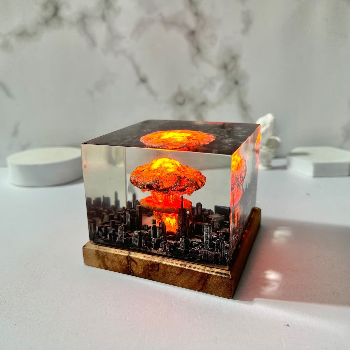 Atomic bomb resin lamp, Bomb resin lamp