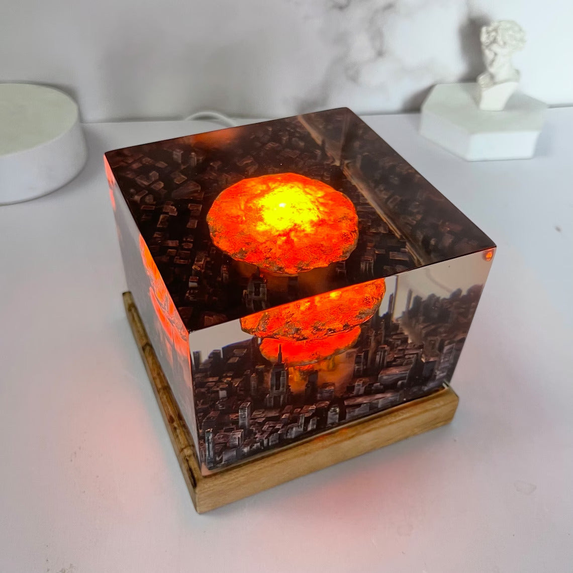 Atomic bomb resin lamp, Bomb resin lamp